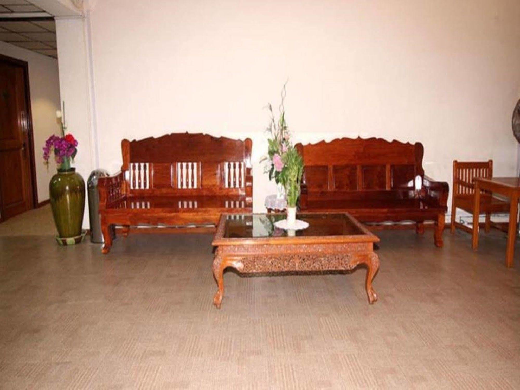 Myanmar Life Hotel Янгон Екстер'єр фото
