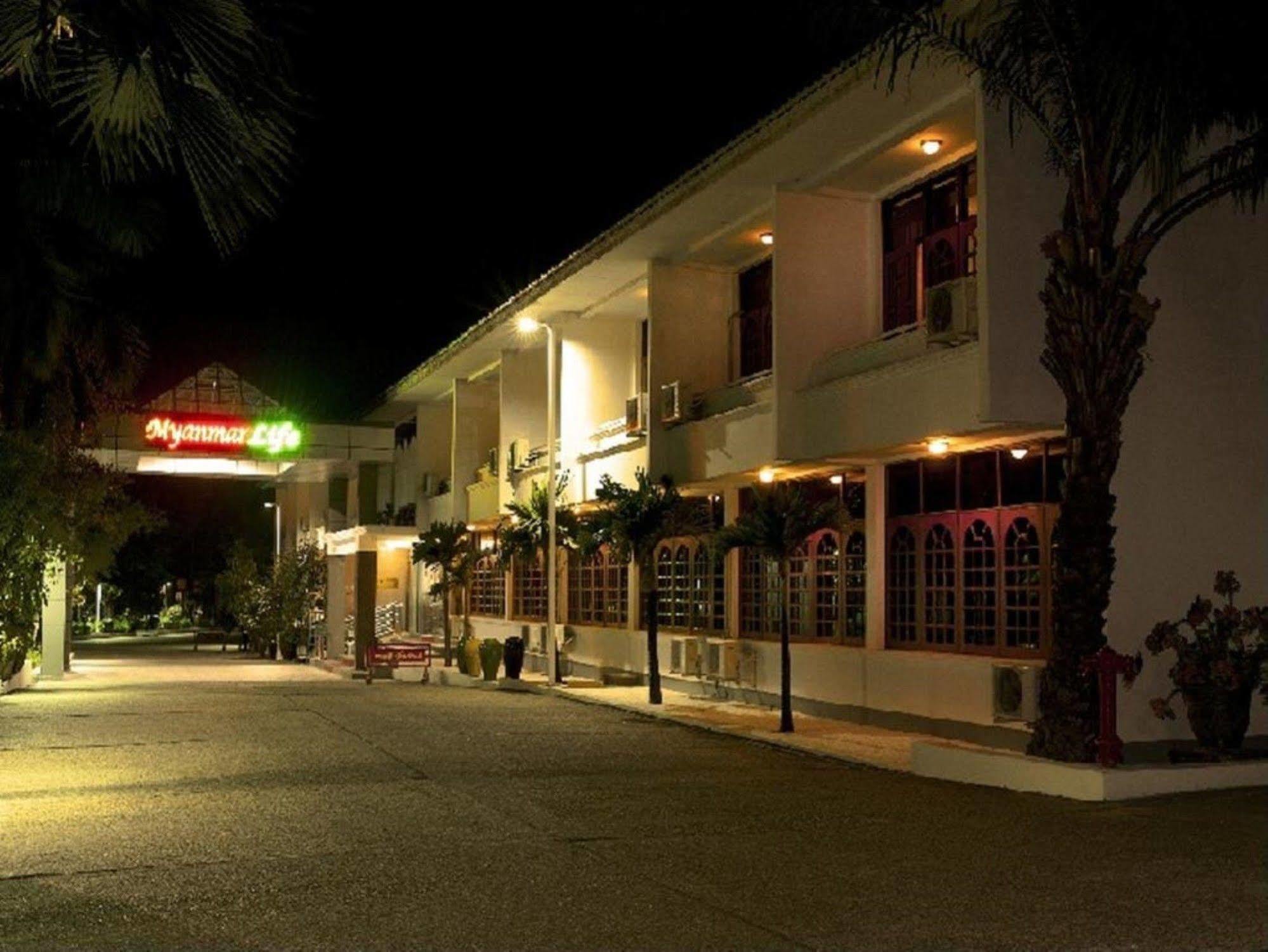 Myanmar Life Hotel Янгон Екстер'єр фото