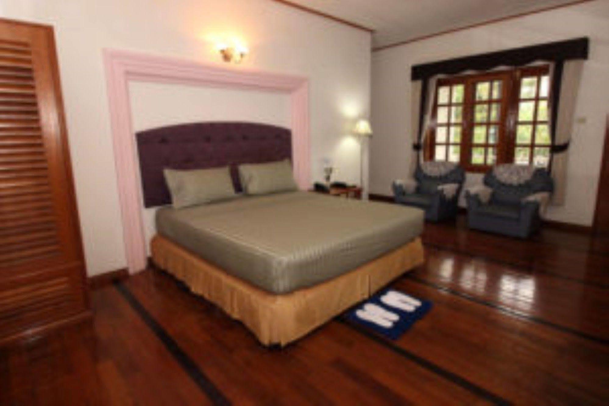 Myanmar Life Hotel Янгон Екстер'єр фото
